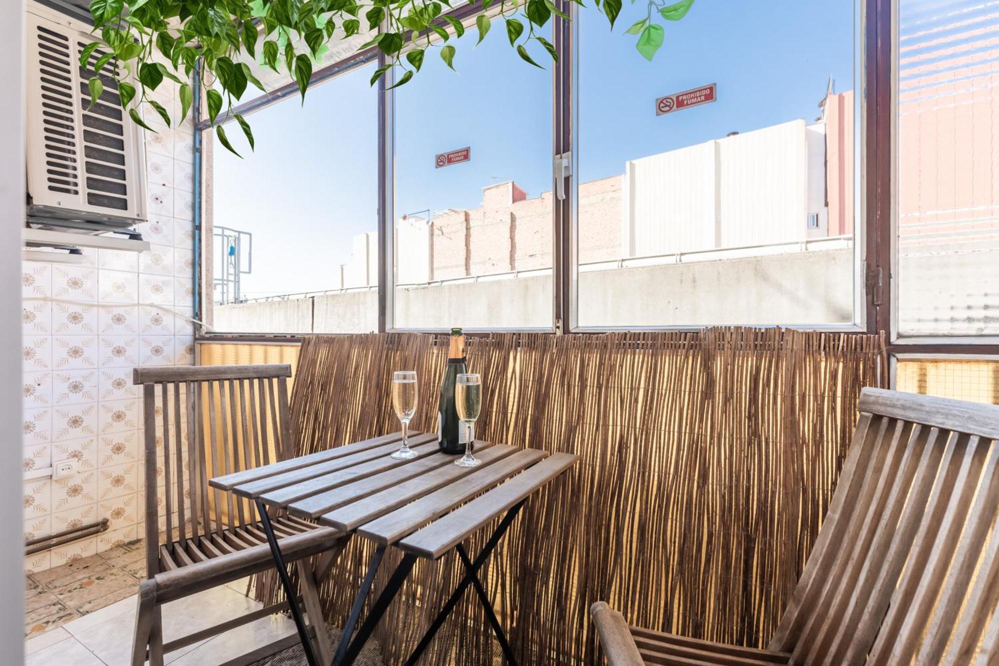 Feel Welcome Barcelona 10 Cornellà de Llobregat Eksteriør billede