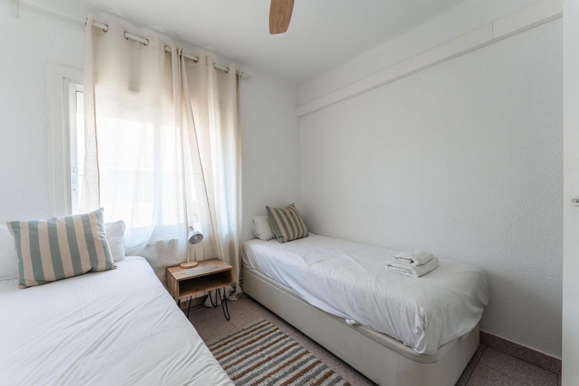Feel Welcome Barcelona 10 Cornellà de Llobregat Eksteriør billede